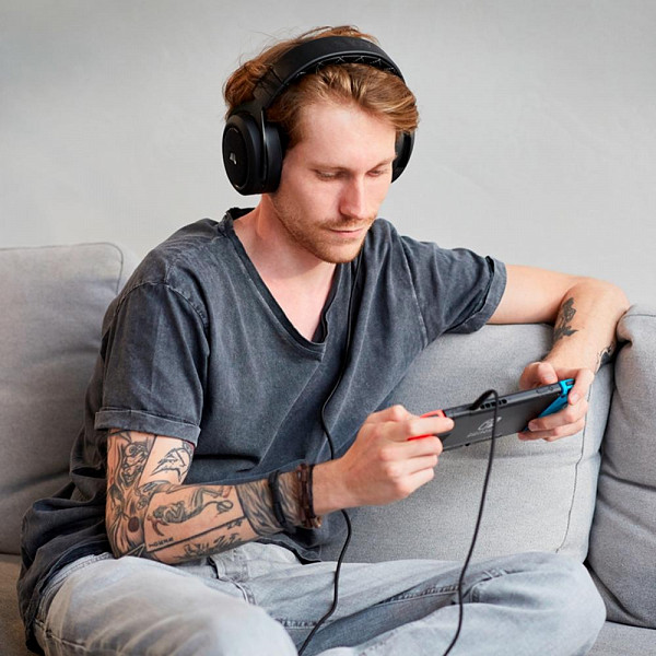 Headset Gamer Corsair HS60 PRO USB/P2, Surround 7.1,Drivers 50mm, Carbono - CA-9011213-NA