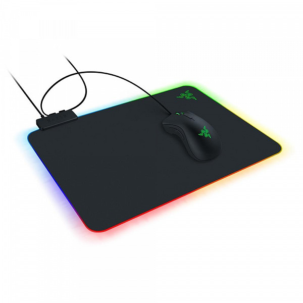 Mousepad Gamer Razer Firefly V2, Chroma, Control/Speed, Médio (355x255mm) - RZ02-03020100-R3U1